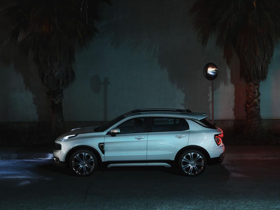 LYNK&Co 01 Xing Pro (CX11) 2017 года  (фото 8 из 20)